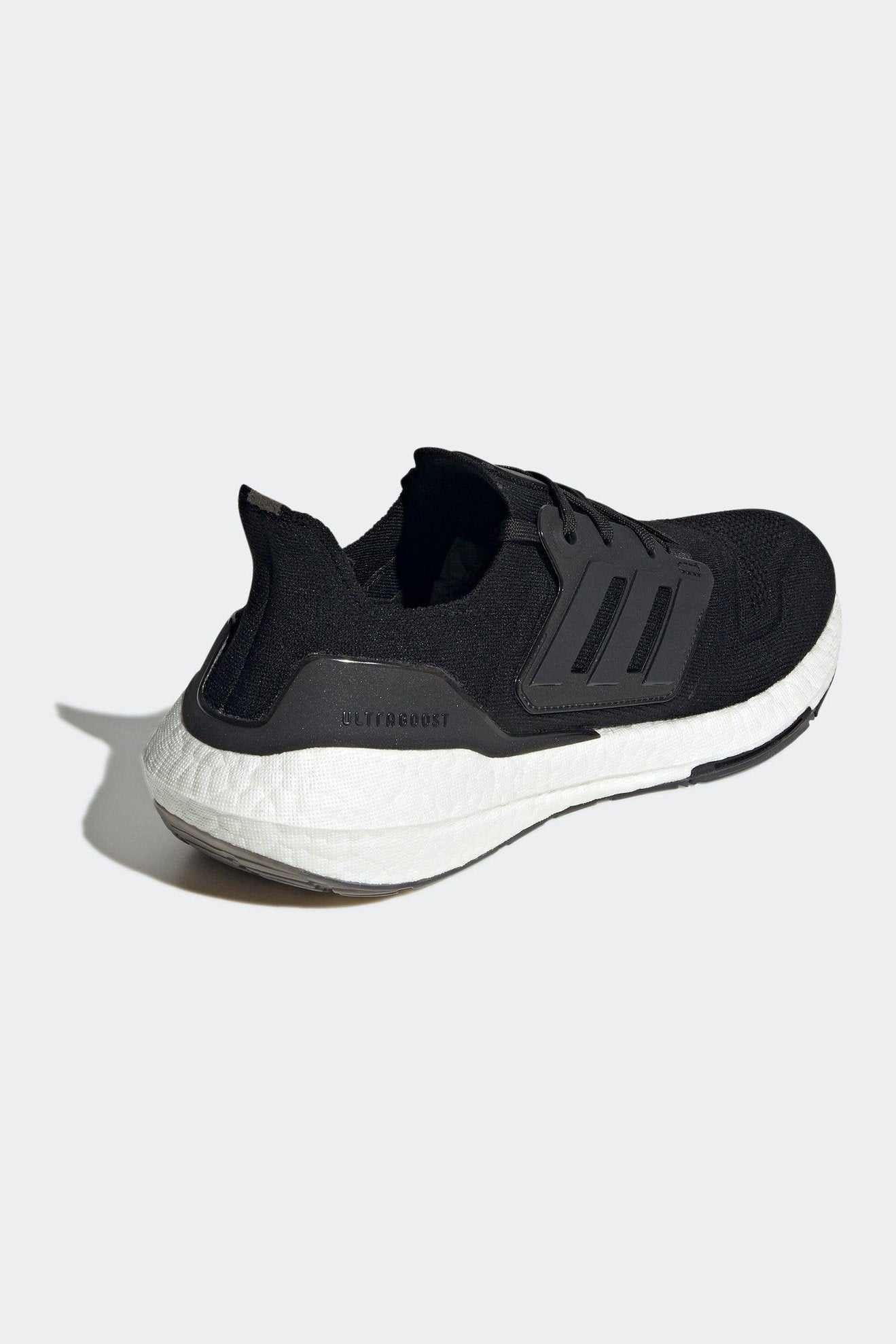 ADIDAS - נעלי ריצה ULTRABOOST 22 בצבע שחור - MASHBIR//365
