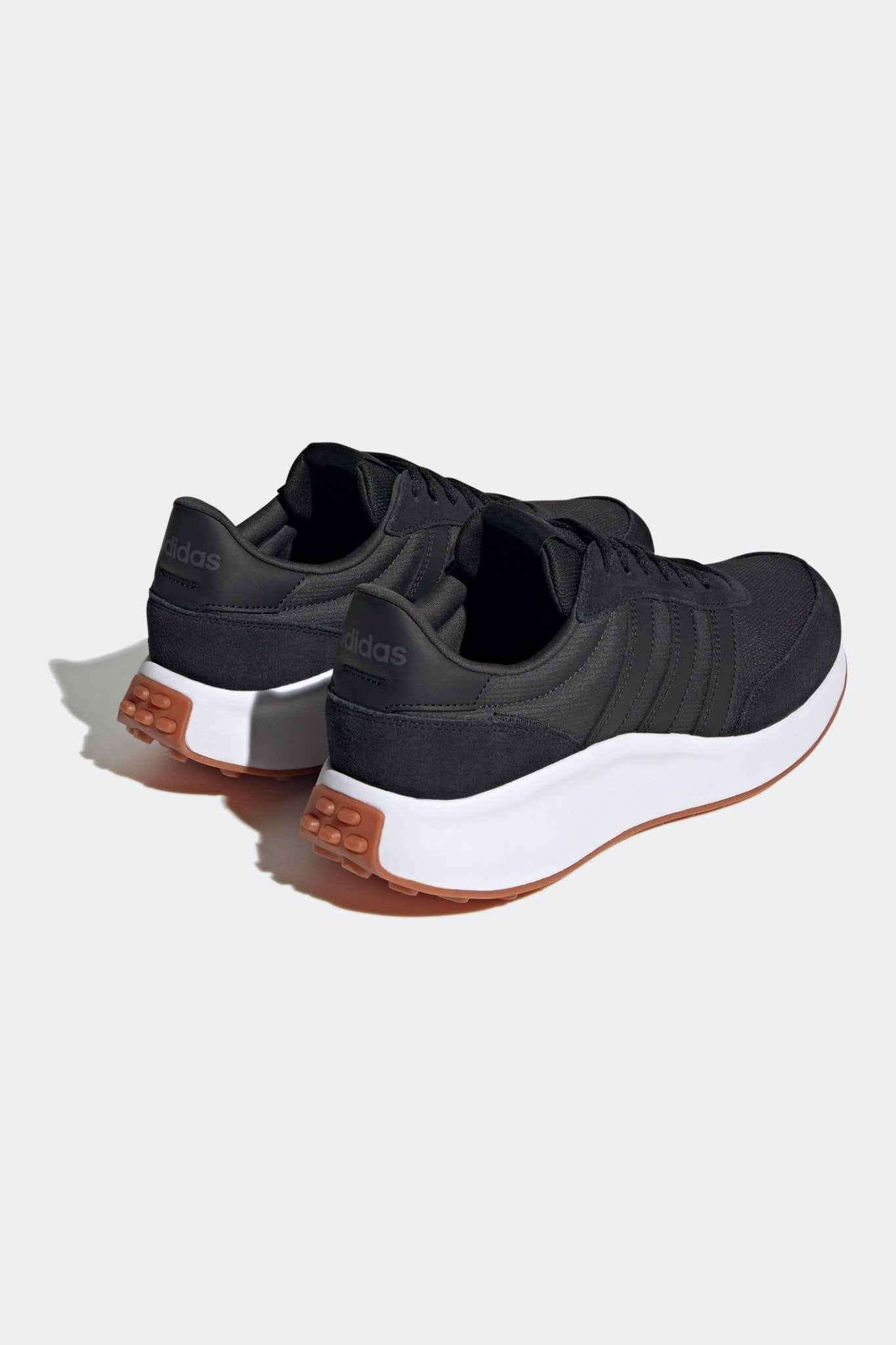 ADIDAS - נעלי ספורט לגבר CARBON בצבע שחור - MASHBIR//365