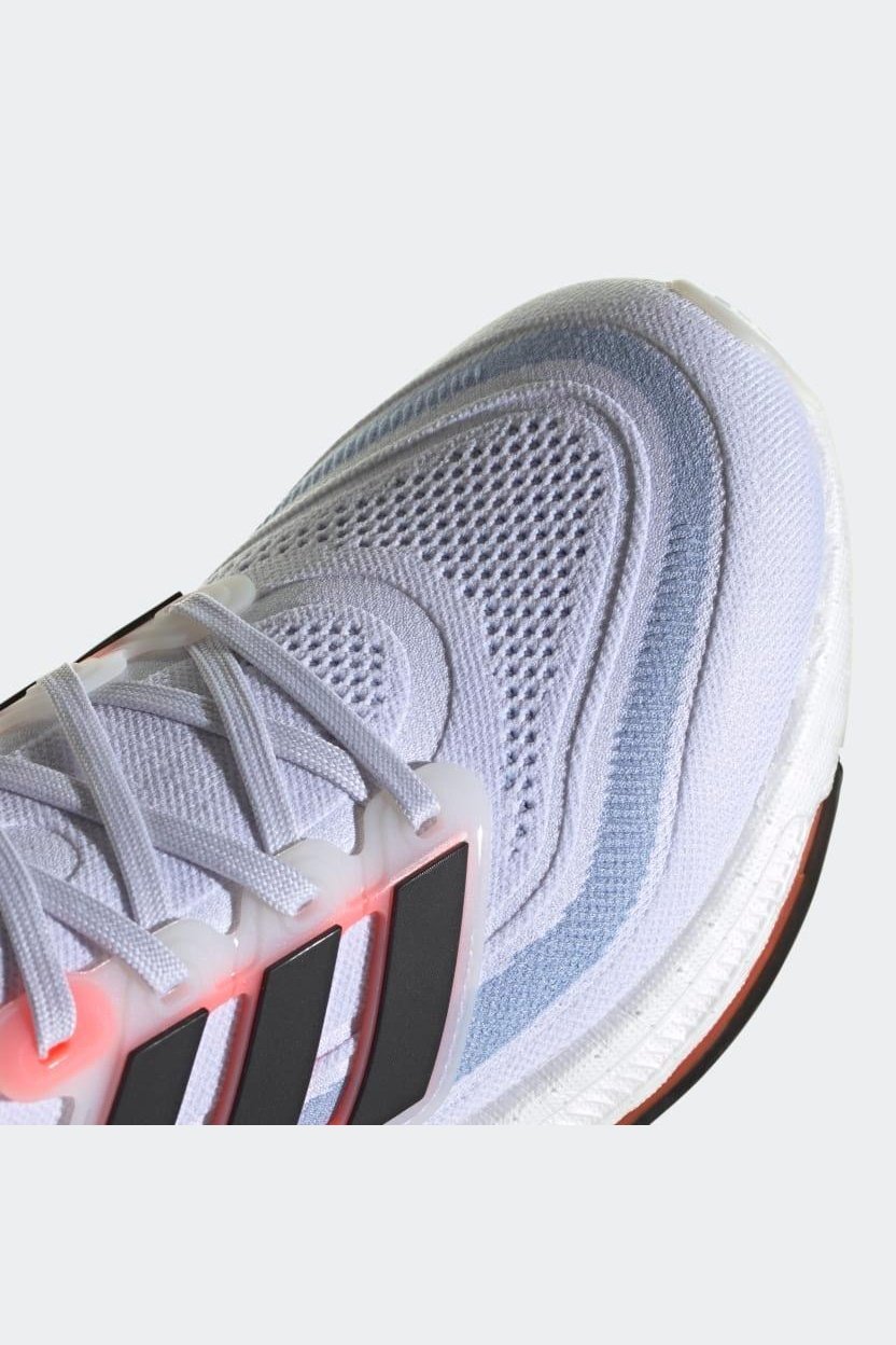 ADIDAS - נעלי ספורט לגבר ULTRABOOST LIGHT בצבע לבן - MASHBIR//365