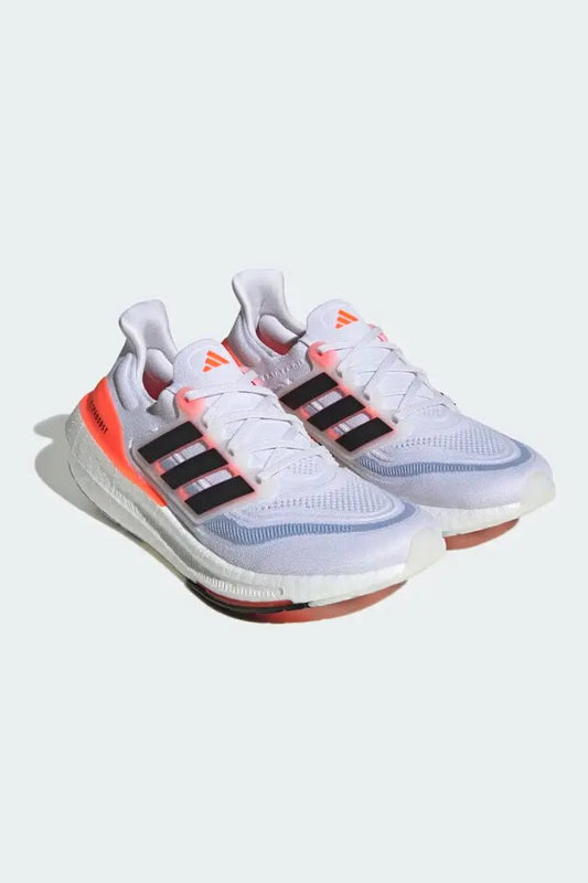 ADIDAS - נעלי ספורט לגבר ULTRABOOST LIGHT בצבע לבן - MASHBIR//365