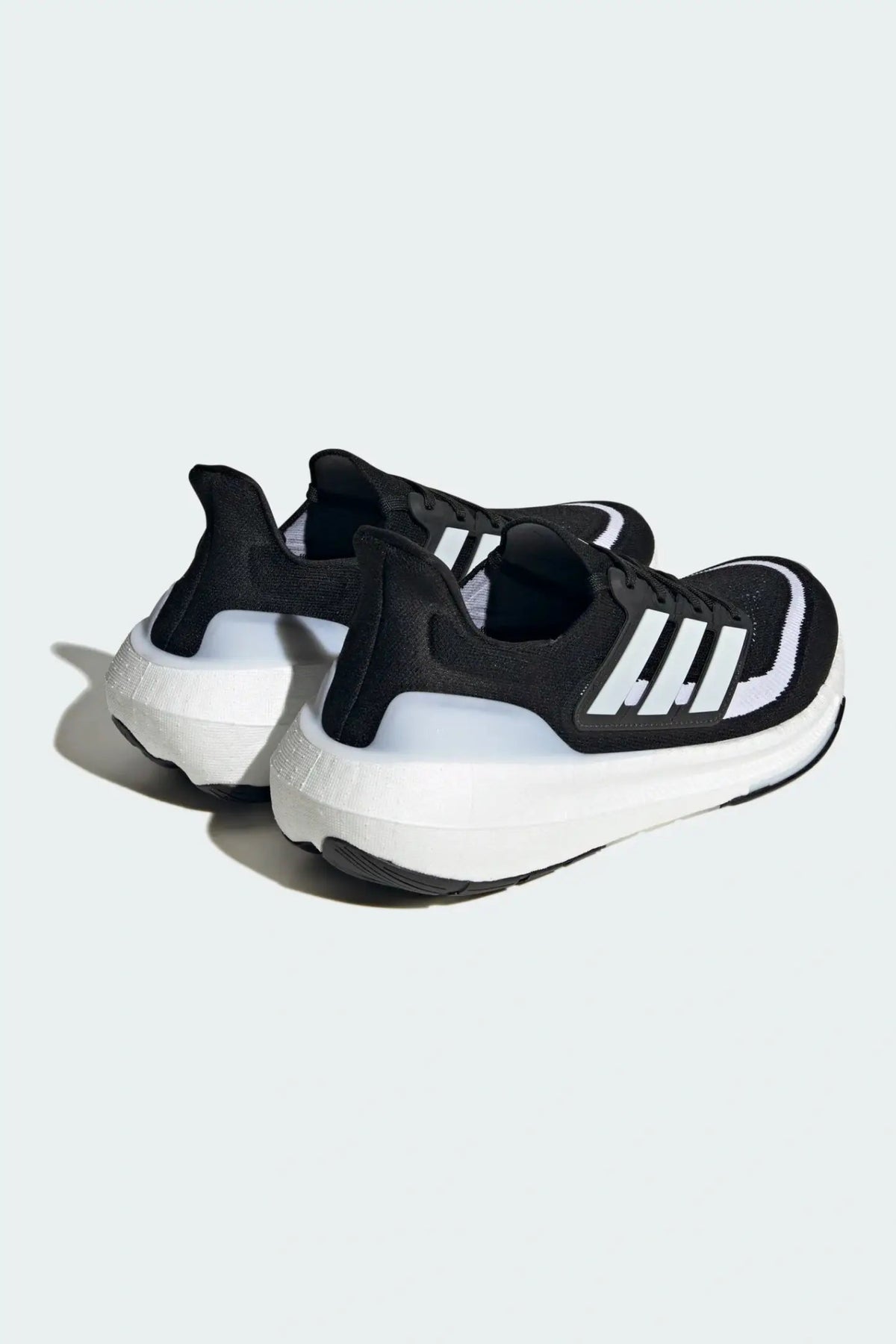 ADIDAS - נעלי ספורט לגבר ULTRABOOST LIGHT בצבע שחור - MASHBIR//365
