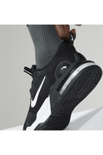 NIKE - נעלי ספורט לגברים AIR MAX ALPHA 5 בצבע שחור ולבן - MASHBIR//365