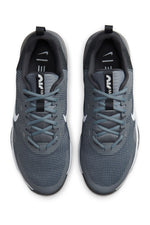 NIKE - נעלי ספורט לגברים AIR MAX ALPHA TRAINER 5 בצבע אפור ולבן - MASHBIR//365