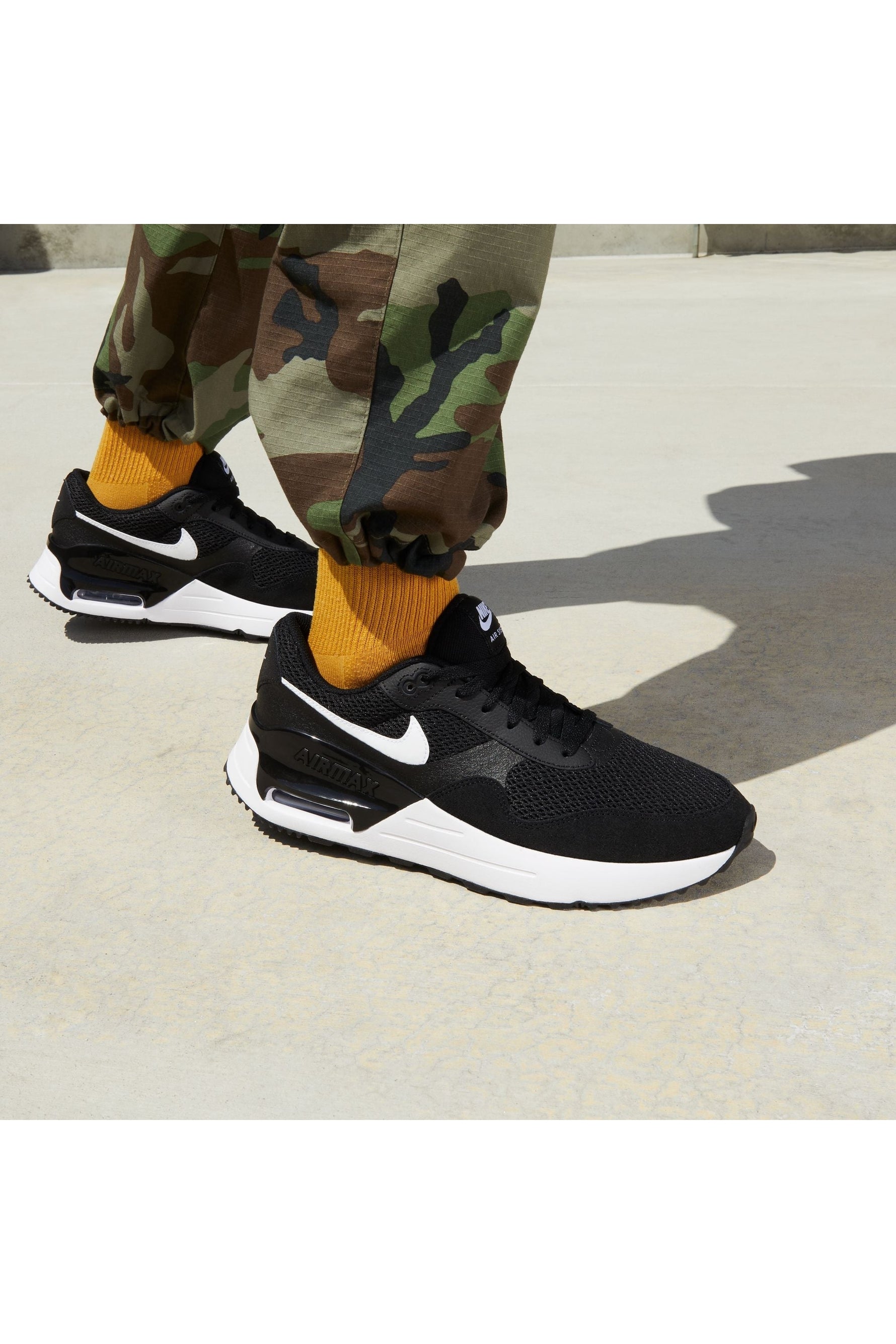 NIKE - נעלי ספורט לגברים Air Max SYSTM בצבע שחור לבן - MASHBIR//365