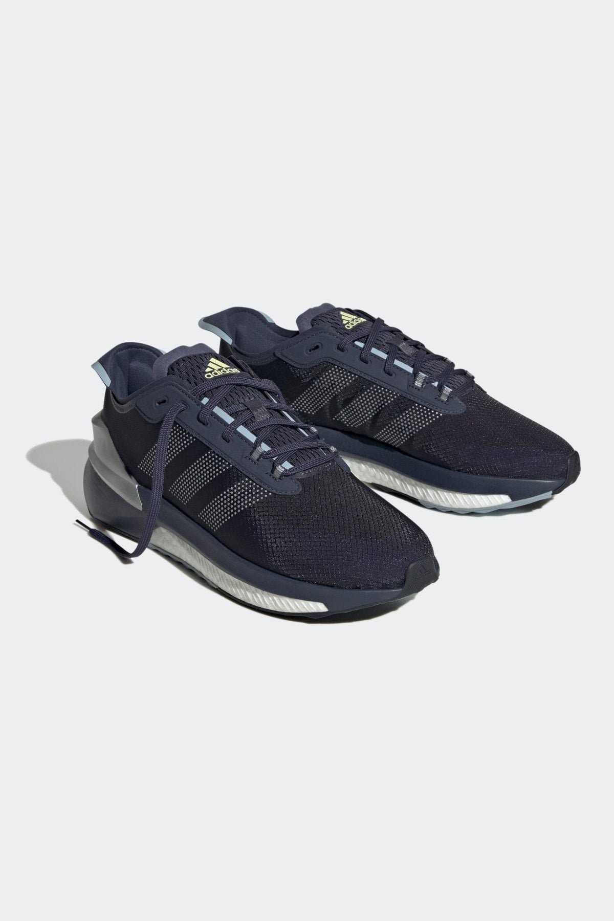 ADIDAS - נעלי ספורט לגברים AVRYN בצבע שחור - MASHBIR//365