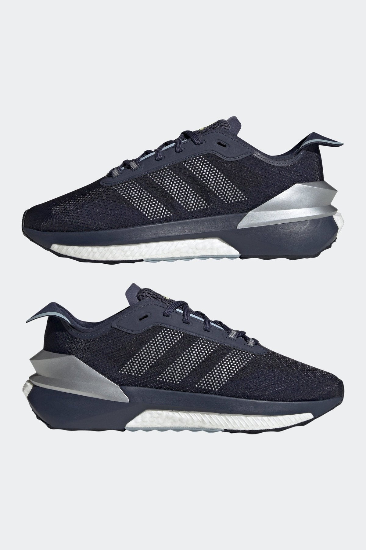 ADIDAS - נעלי ספורט לגברים AVRYN בצבע שחור - MASHBIR//365