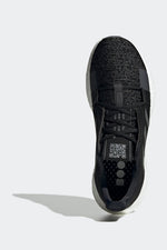 ADIDAS - נעלי ספורט לגברים SENSEBOOST GO בצבע שחור ואפור - MASHBIR//365