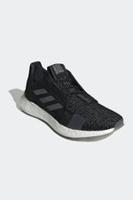 ADIDAS - נעלי ספורט לגברים SENSEBOOST GO בצבע שחור ואפור - MASHBIR//365