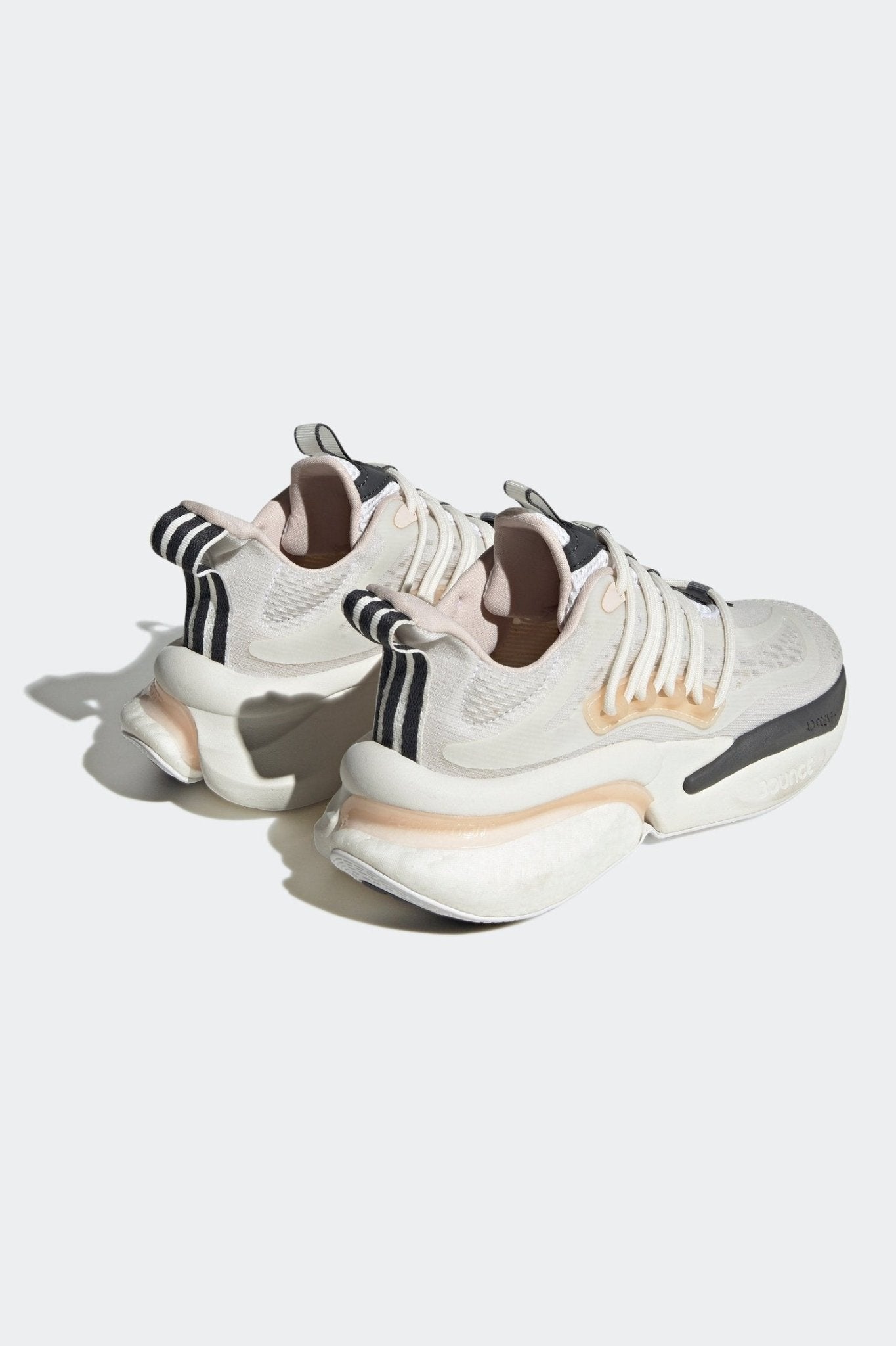 ADIDAS - נעלי ספורט לנשים AlphaBoost V1 בצבע לבן - MASHBIR//365