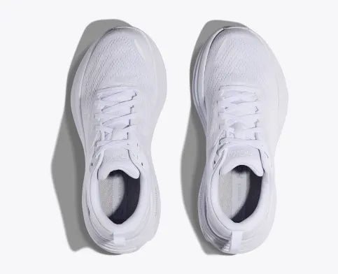 HOKA - נעלי ספורט לנשים Bondi 8 בצבע לבן - MASHBIR//365