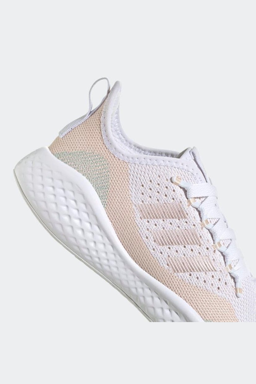 ADIDAS - נעלי ספורט לנשים FLUIDFLOW 2.0 בצבע לבן - MASHBIR//365