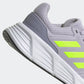 ADIDAS - נעלי ספורט לנשים GALAXY 6 בצבע אפור - MASHBIR//365 - 7