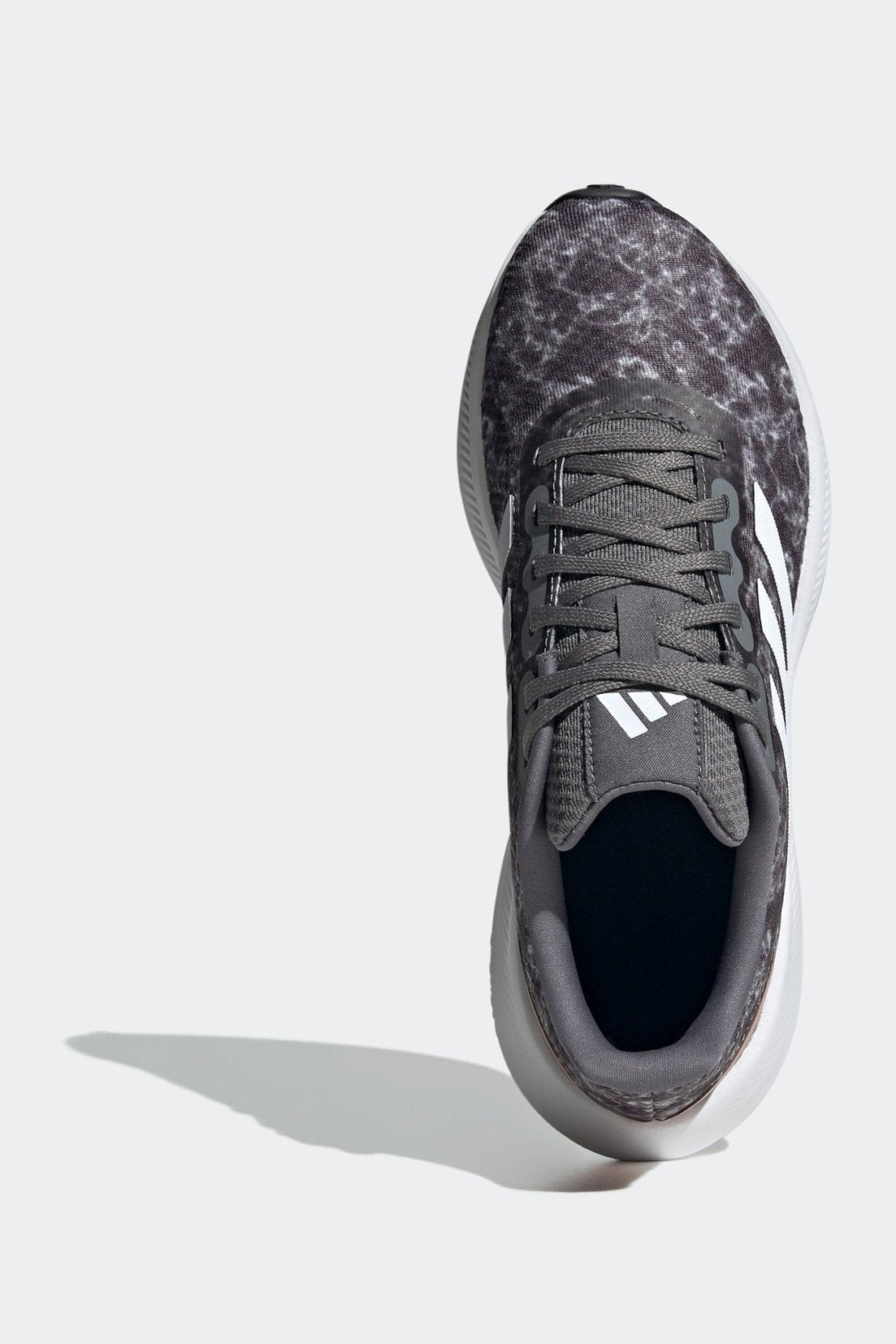 ADIDAS - נעלי ספורט לנשים RUNFALCON 3.0 בצבע פחם ולבן - MASHBIR//365