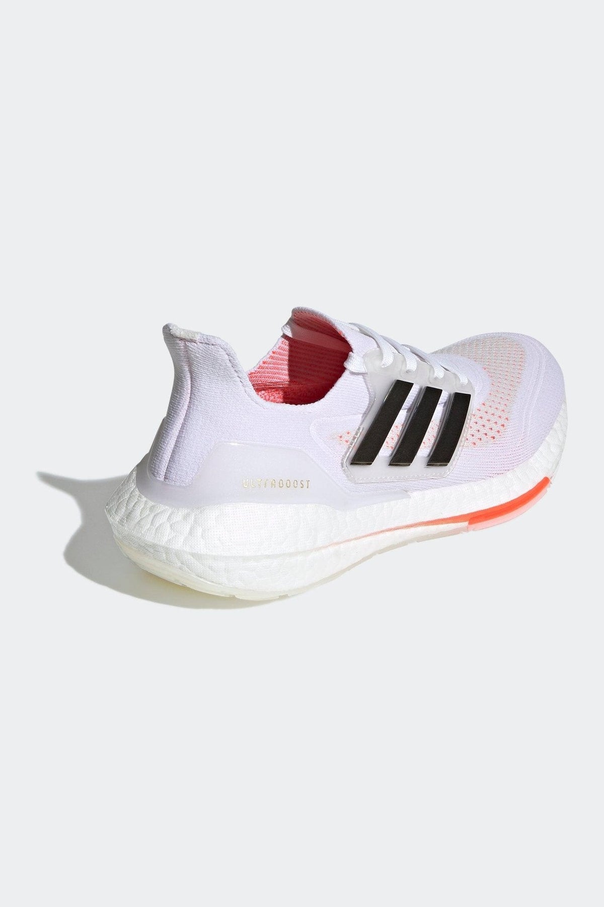 ADIDAS - נעלי ספורט לנשים ULTRABOOST 21 בצבע לבן - MASHBIR//365