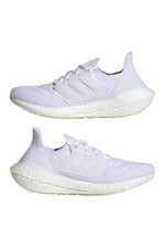 ADIDAS - נעלי ספורט לנשים ULTRABOOST 22 בצבע לבן - MASHBIR//365