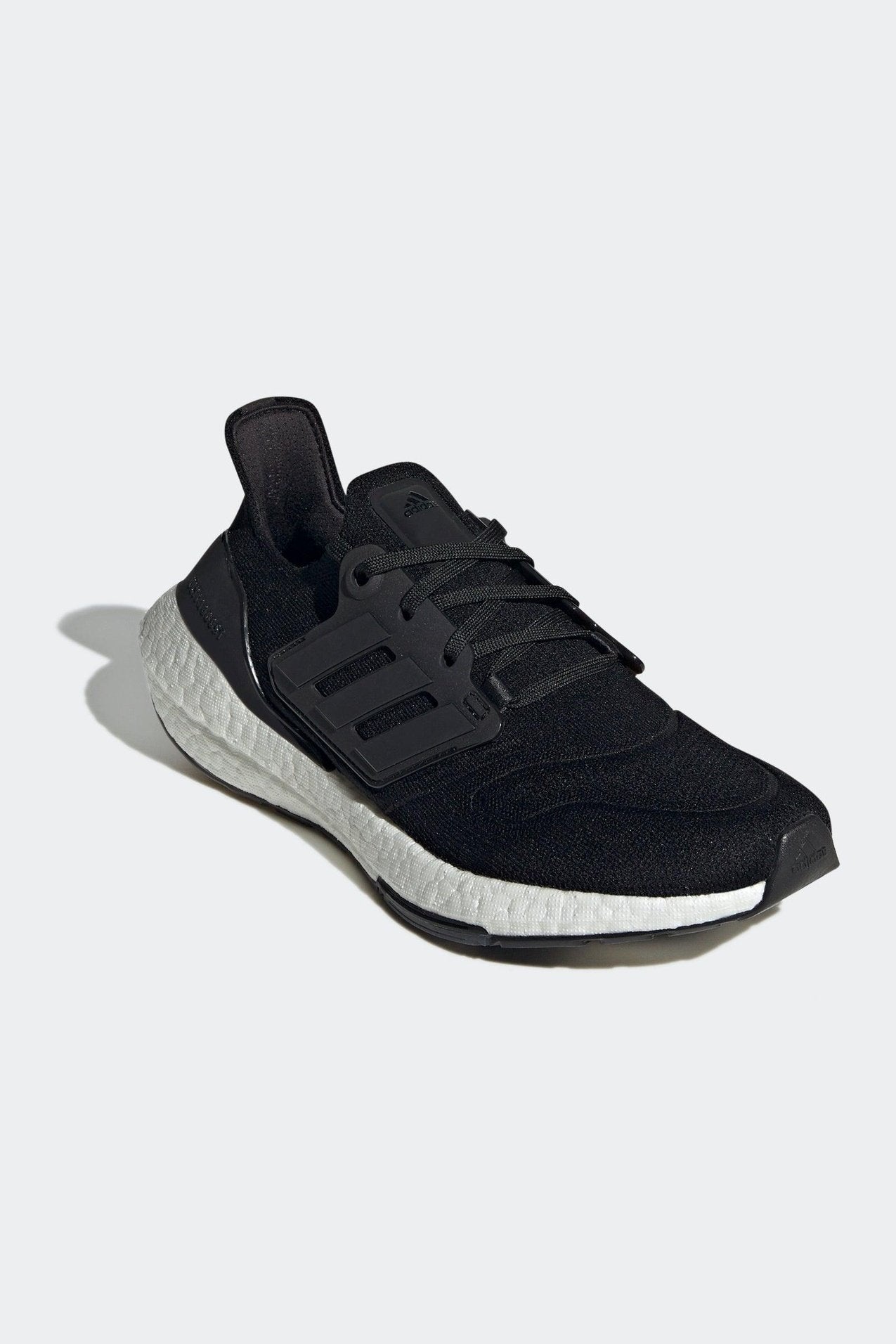 ADIDAS - נעלי ספורט לנשים ULTRABOOST 22 בצבע שחור - MASHBIR//365