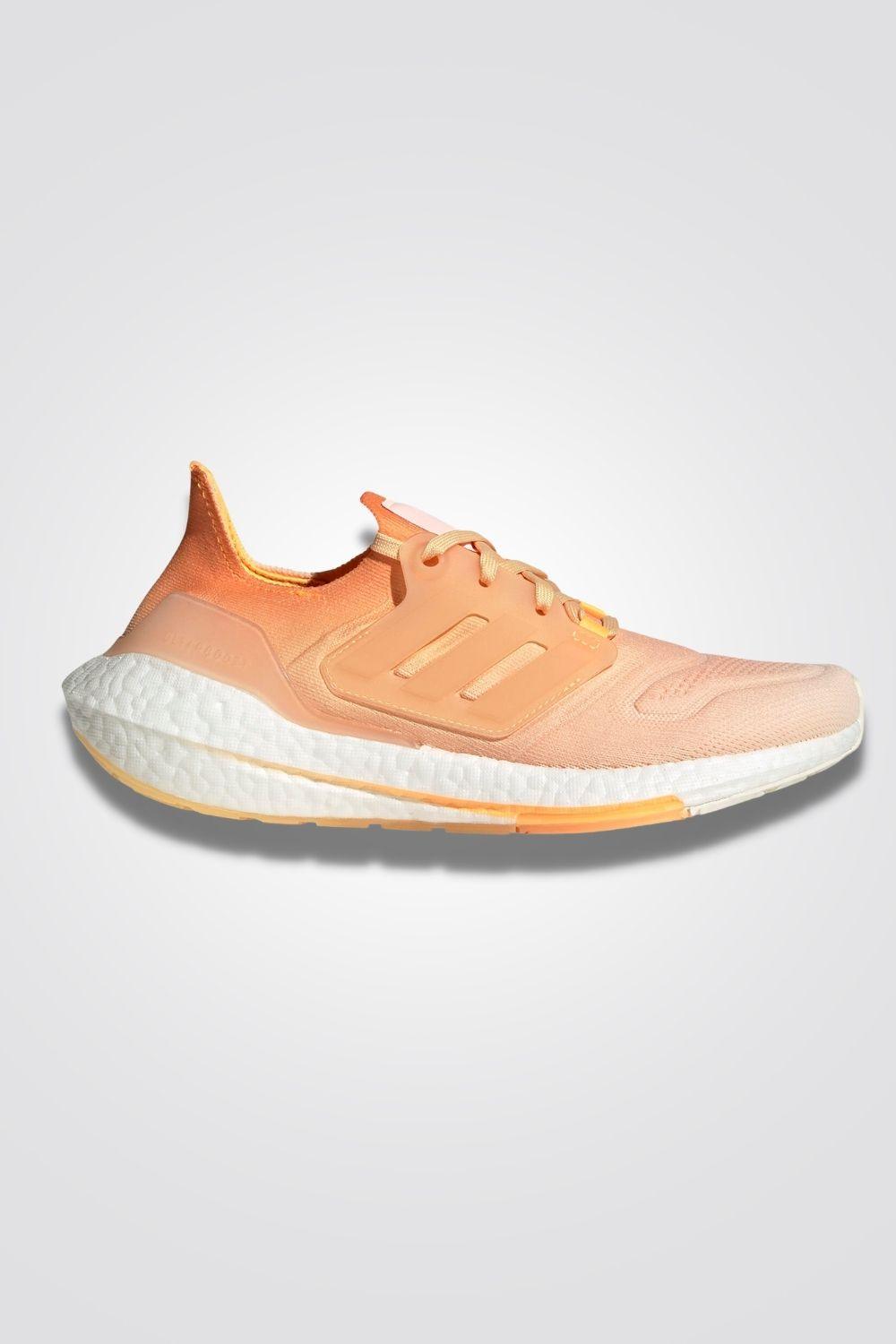 ADIDAS - נעלי ספורט לנשים ULTRABOOST 22 בצבע כתום - MASHBIR//365