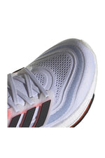 ADIDAS - נעלי ספורט לנשים ULTRABOOST LIGHT בצבע לבן - MASHBIR//365