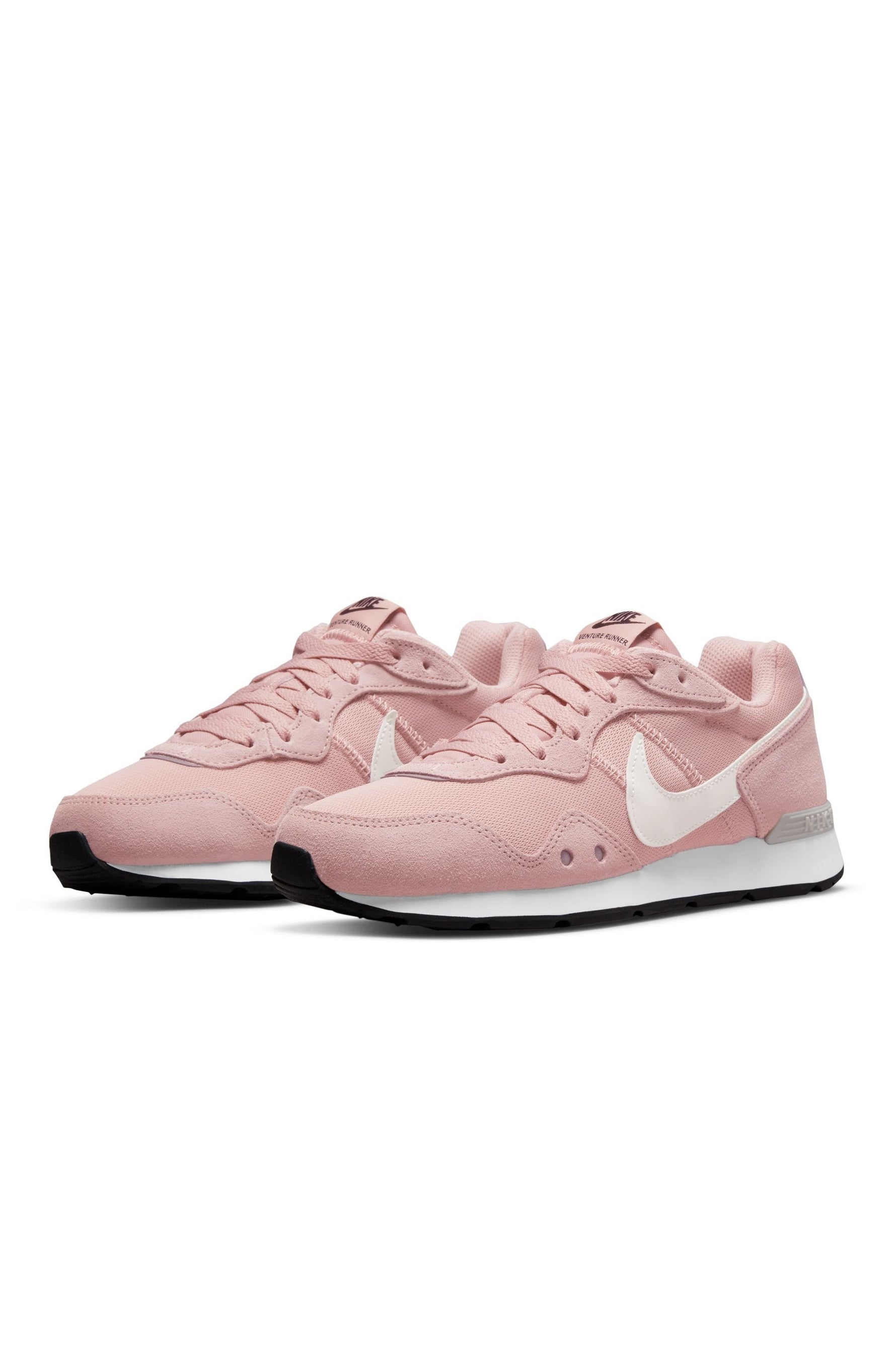 NIKE - נעלי ספורט לנשים Venture Runner בצבע ורוד ולבן - MASHBIR//365