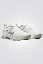 NIKE - נעלי ספורט לנשים Zoom Bella 6 בצבע לבן - MASHBIR//365