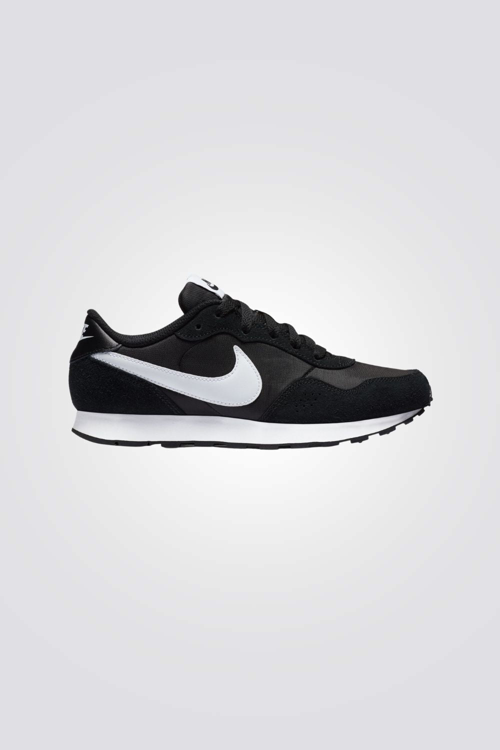 NIKE - נעלי ספורט לנוער MD Valiant בצבע שחור - MASHBIR//365