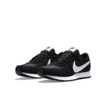 NIKE - נעלי ספורט לנוער MD Valiant בצבע שחור - MASHBIR//365