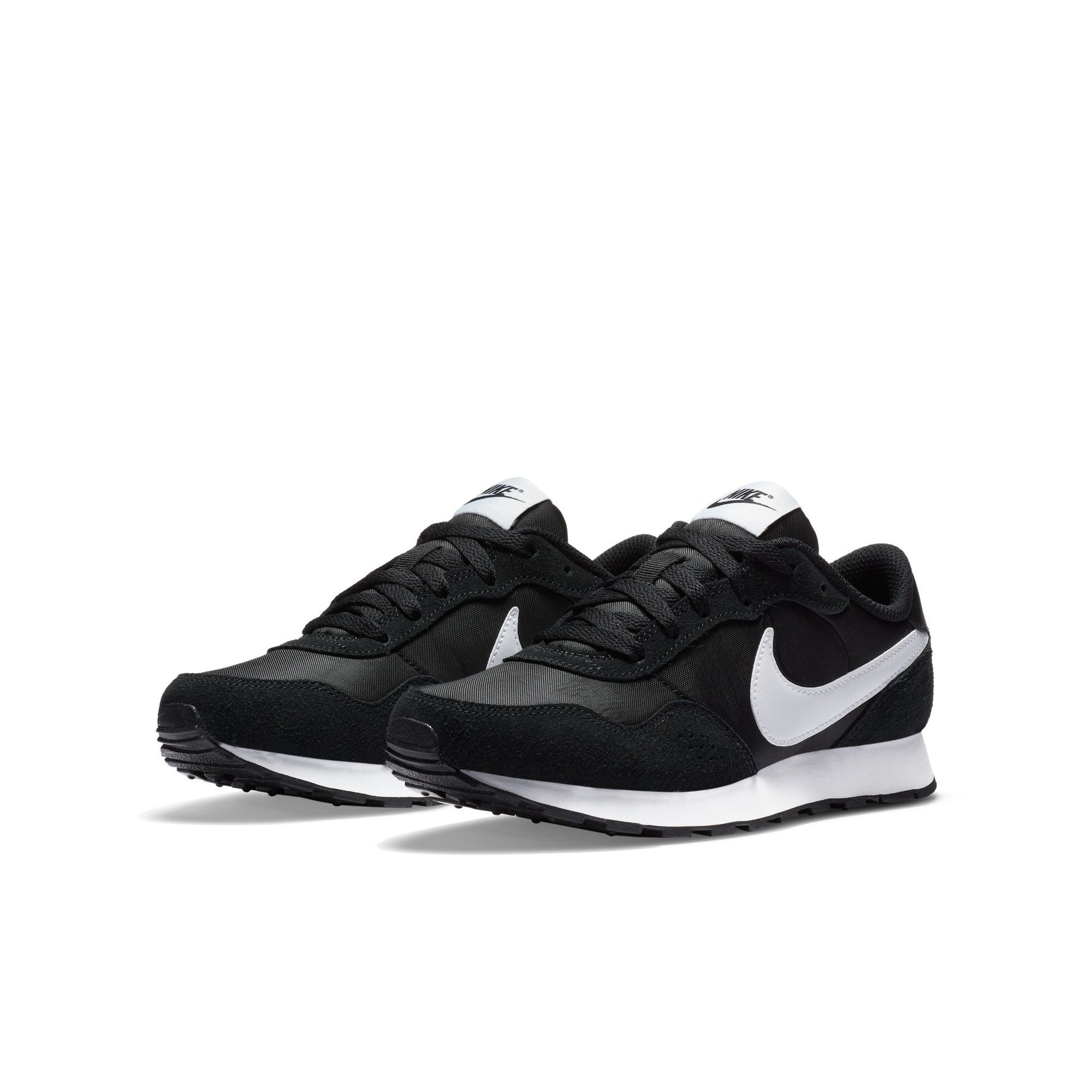 NIKE - נעלי ספורט לנוער MD Valiant בצבע שחור - MASHBIR//365