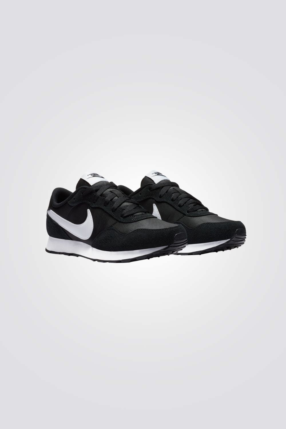 NIKE - נעלי ספורט לנוער MD Valiant בצבע שחור - MASHBIR//365