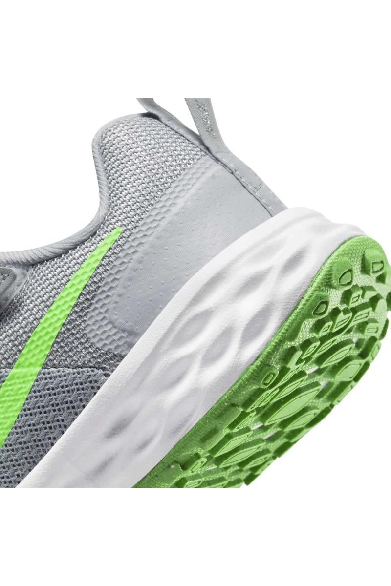 NIKE - נעלי ספורט לנוער Nike Revolution 6 בצבע אפור וירוק - MASHBIR//365