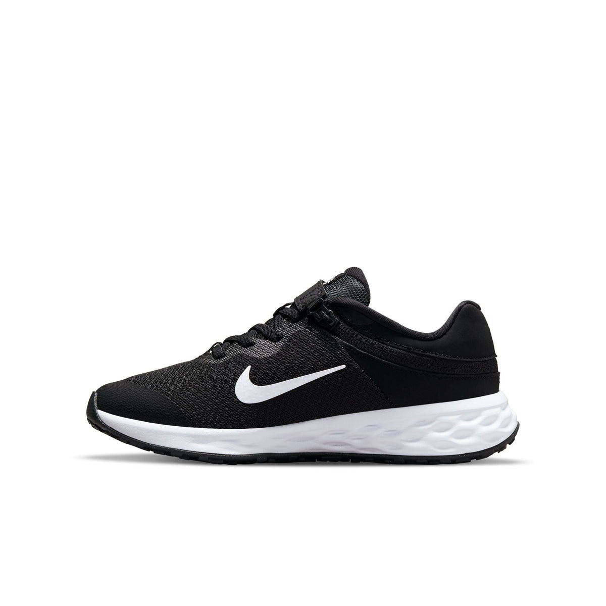 NIKE - נעלי ספורט לנוער Revolution 6 FlyEase בצבע שחור לבן - MASHBIR//365