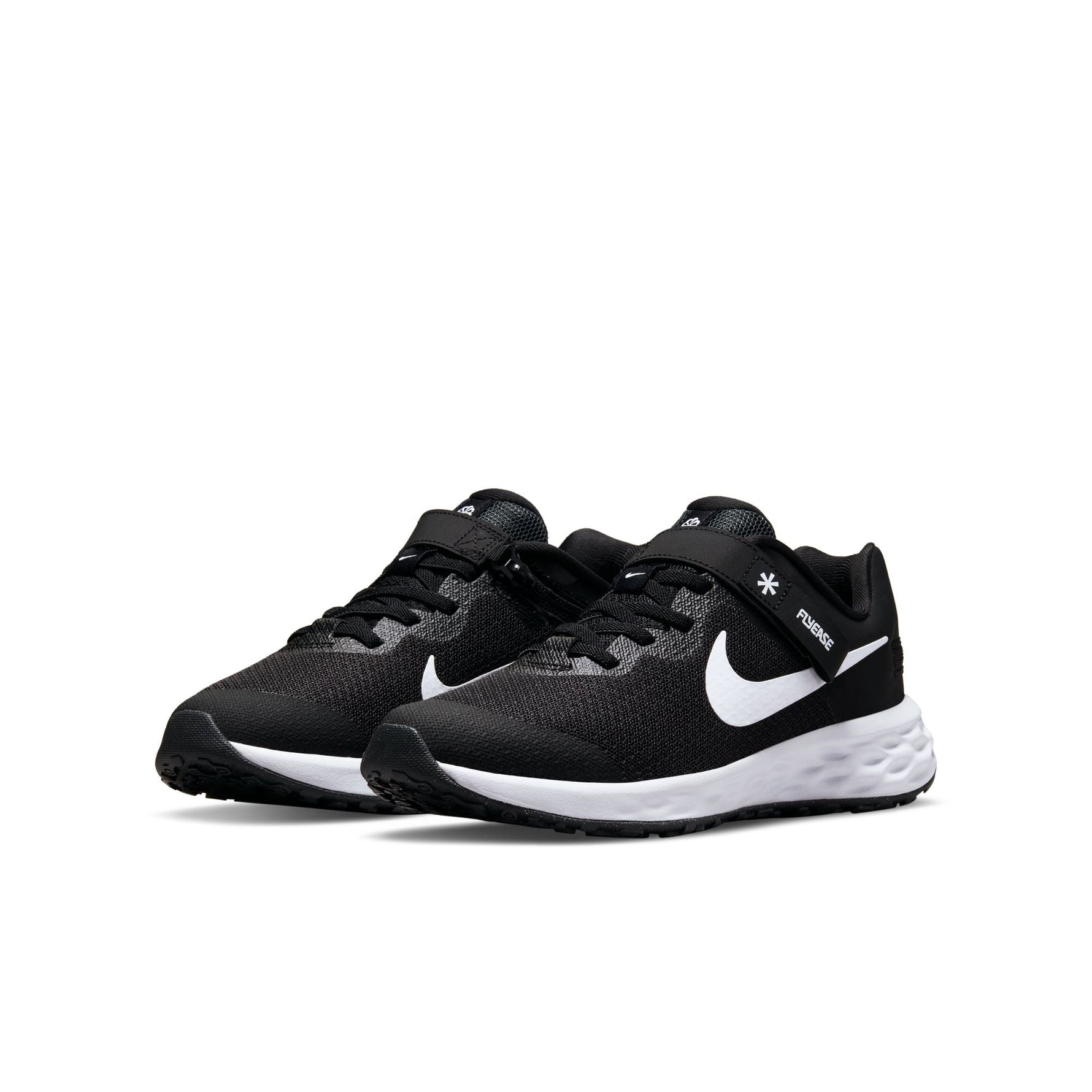 NIKE - נעלי ספורט לנוער Revolution 6 FlyEase בצבע שחור לבן - MASHBIR//365