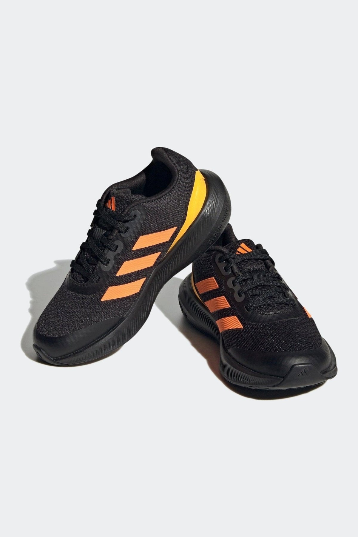 ADIDAS - נעלי ספורט לנוער RUNFALCON 3.0 בצבע שחור וכתום - MASHBIR//365