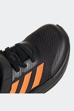 ADIDAS - נעלי ספורט לנוער RUNFALCON 3.0 בצבע שחור וכתום - MASHBIR//365