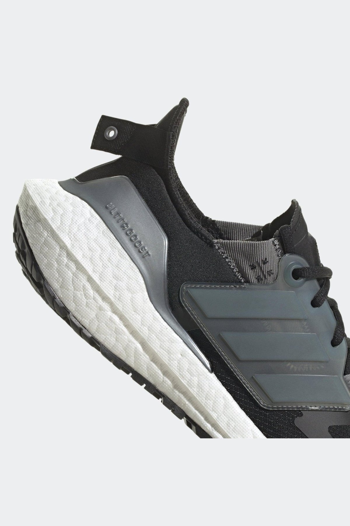 ADIDAS - נעלי ספורט ULTRABOOST 22 COLD.RDY בצבע שחור - MASHBIR//365