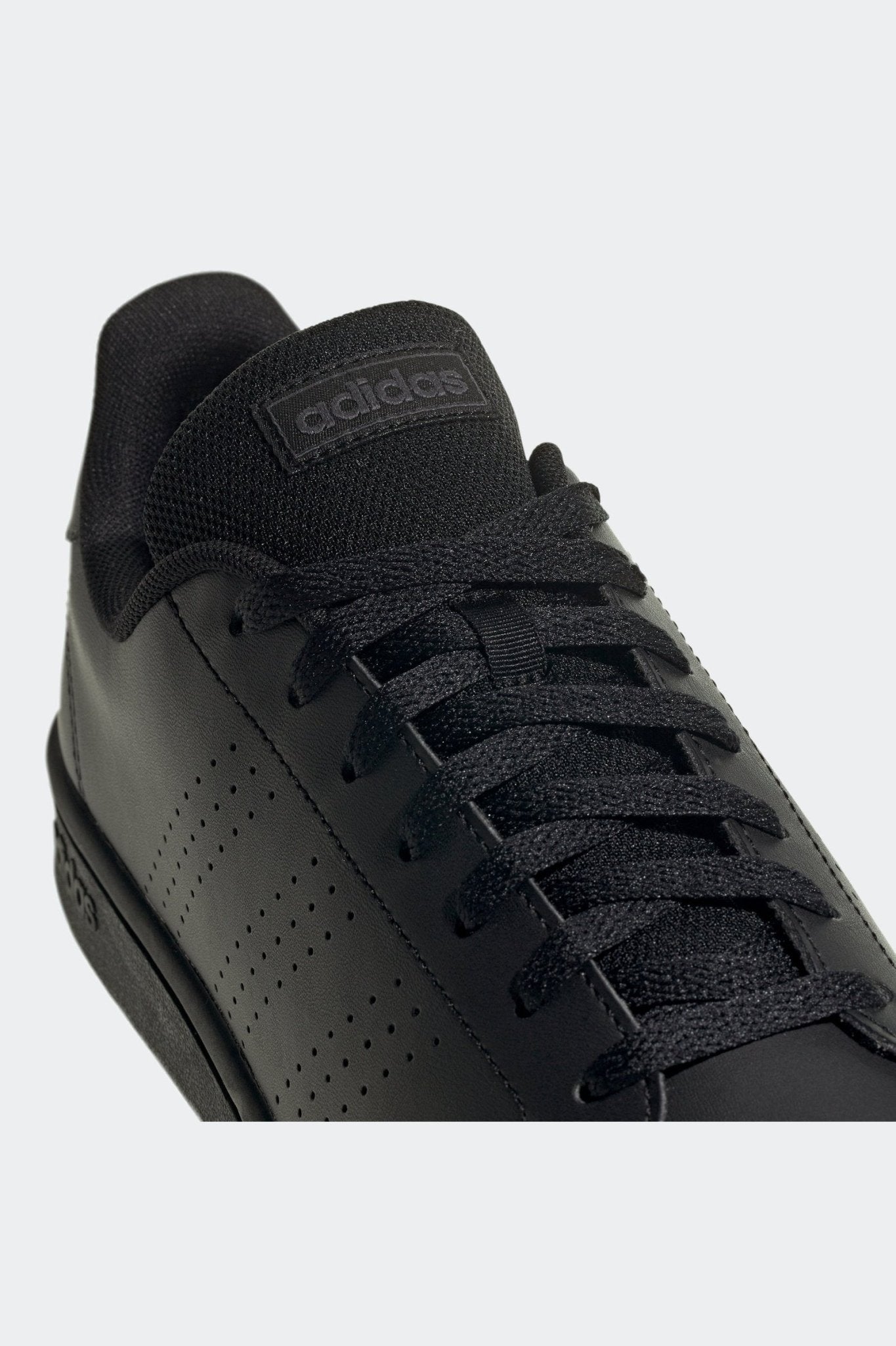 ADIDAS - נעלי סניקרס לגבר ADVANTAGE BASE בצבע שחור - MASHBIR//365