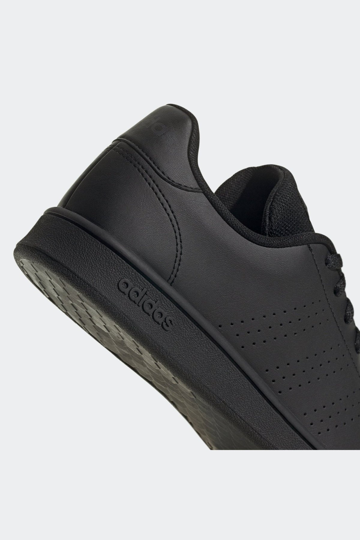 ADIDAS - נעלי סניקרס לגבר ADVANTAGE BASE בצבע שחור - MASHBIR//365