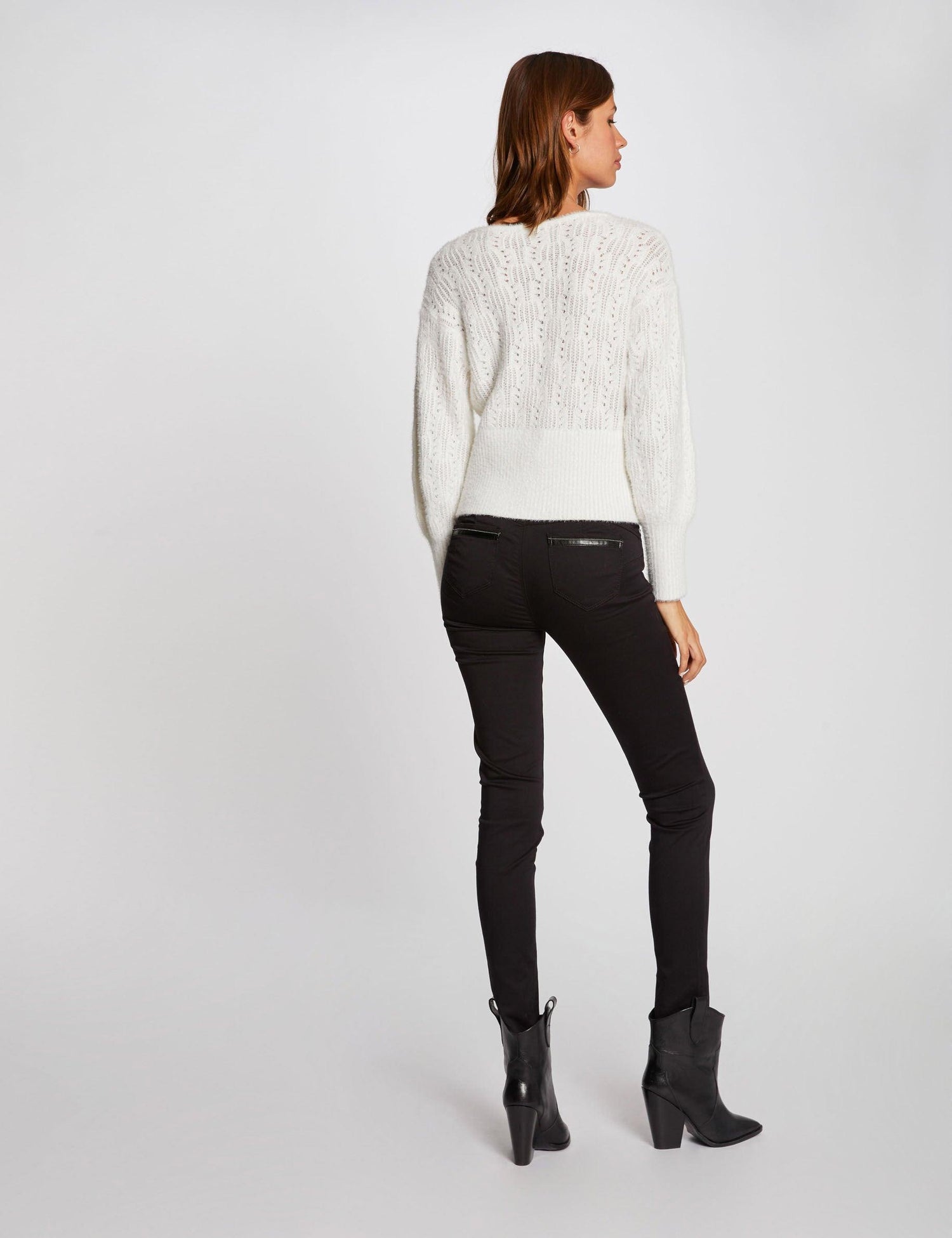 ג'ינס שחור בגזרת מותן שחור - MASHBIR//365