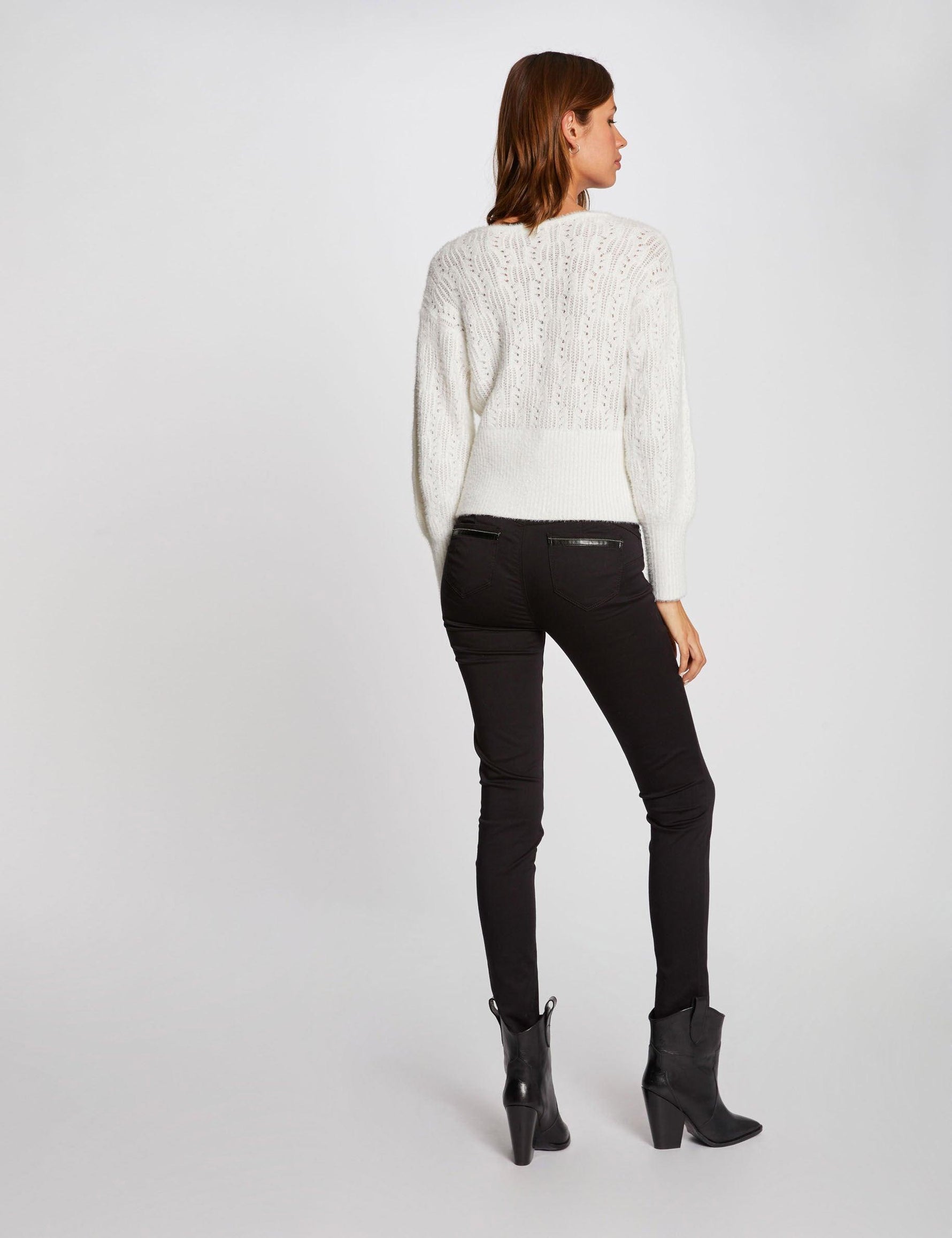 ג'ינס שחור בגזרת מותן שחור - MASHBIR//365