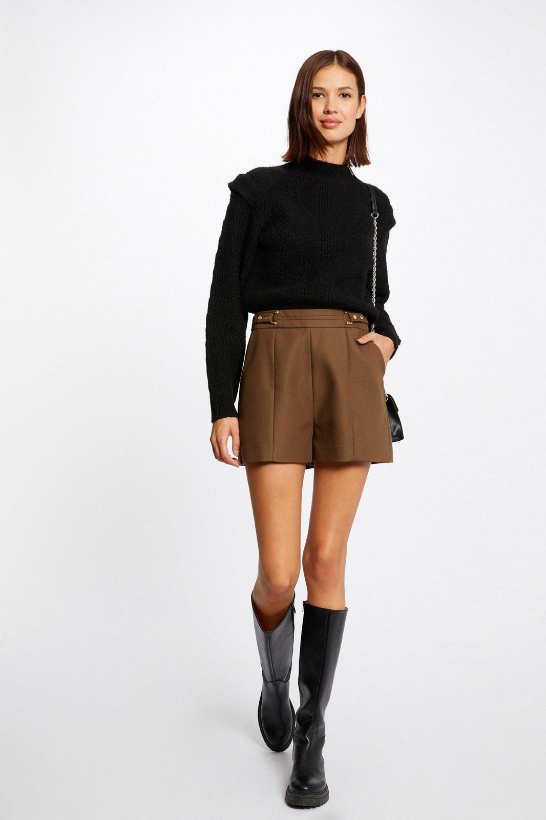 סריג בצבע שחור עם רוכסן - MASHBIR//365