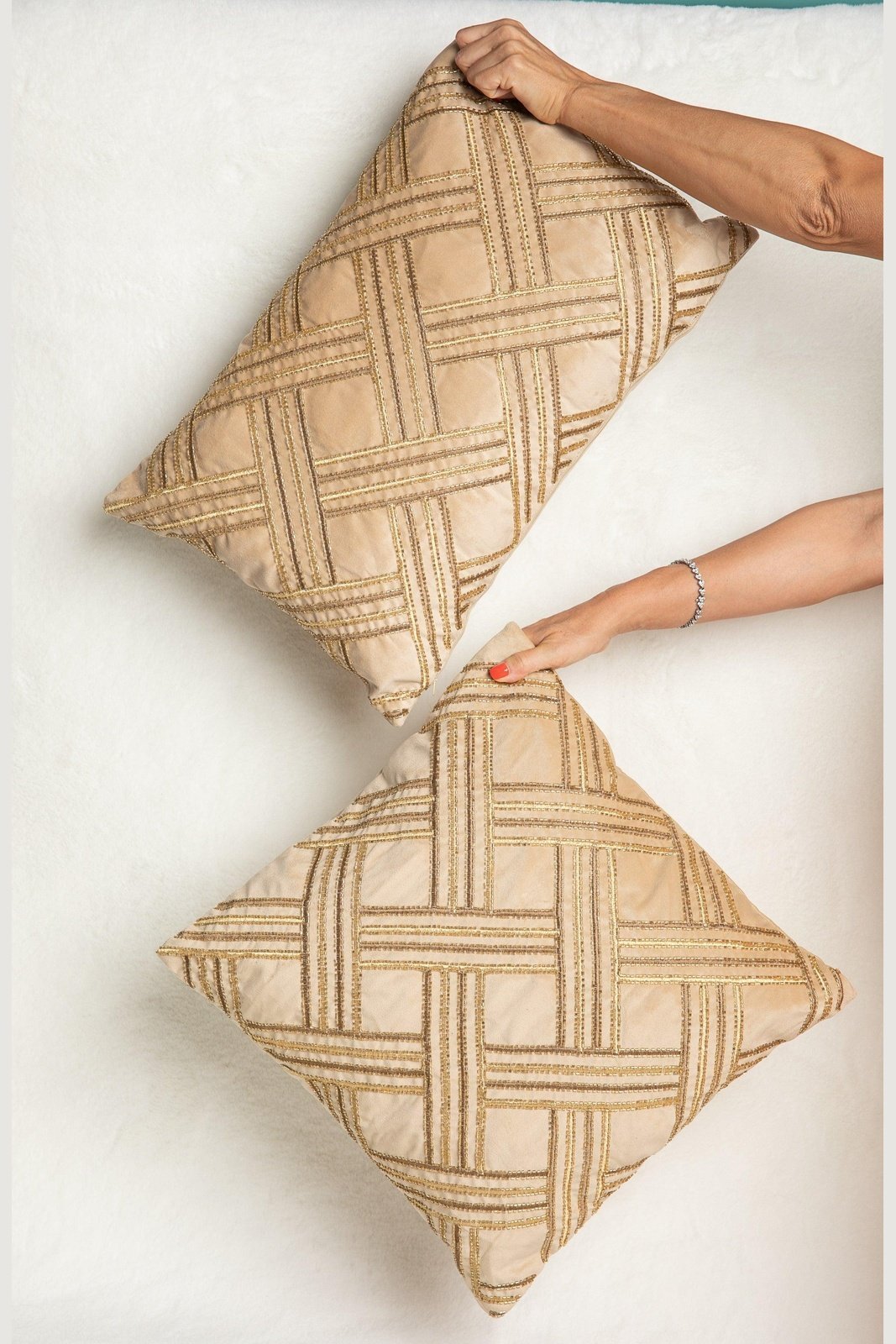 ASHRAM - כרית נוי סטארלייט 55*35 בצבע בז זהב - MASHBIR//365