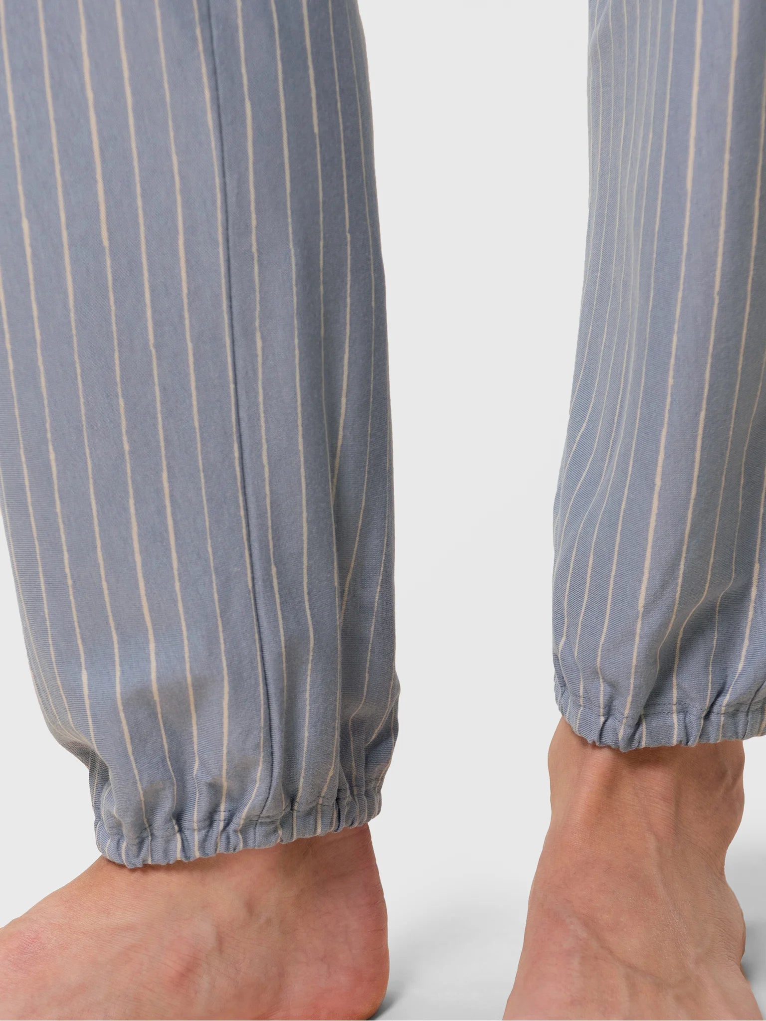 TRIUMPH - סט פיג'מה בצבע אפור - MASHBIR//365