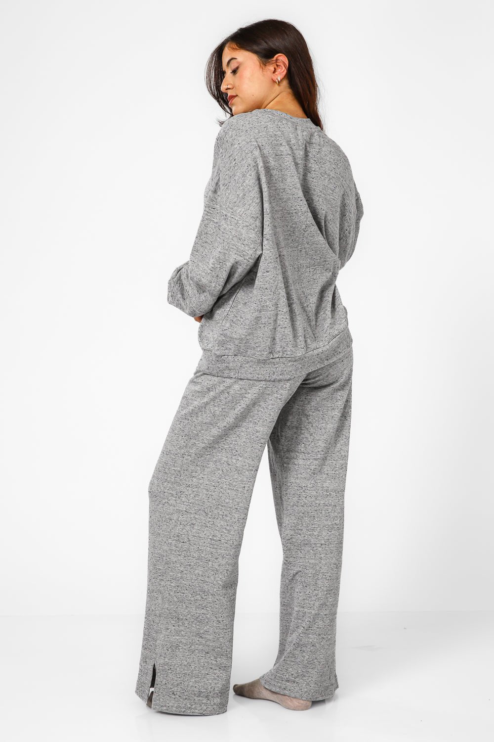 DELTA - סט פנאי ארוך אפור מבד דק - MASHBIR//365