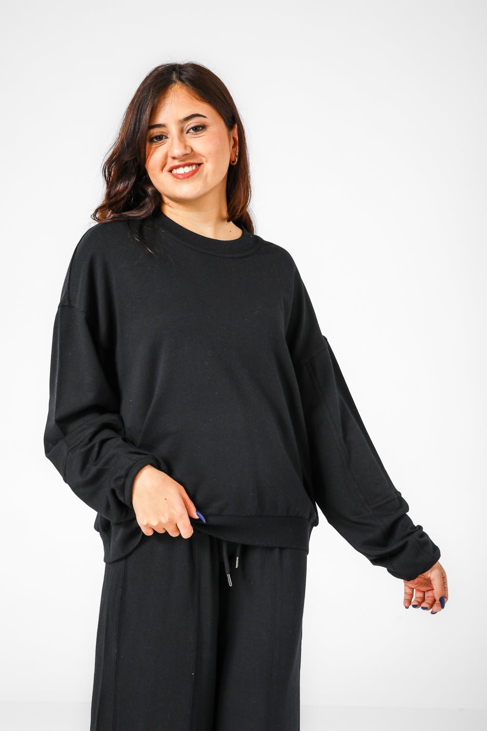 DELTA - סט פנאי ארוך שחור מבד דק - MASHBIR//365