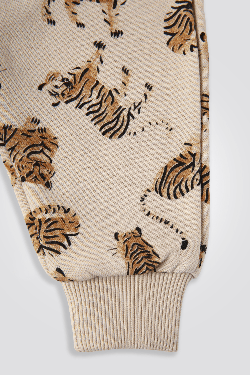 DELTA - סט חולצה ומכנסיים פוטר TIGERS - MASHBIR//365