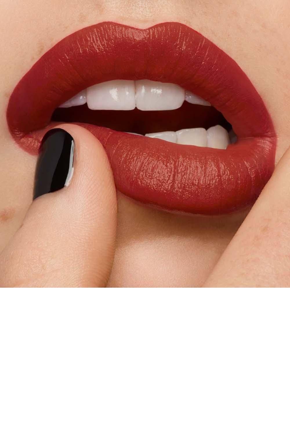 Yves Saint Laurent - שפתון ROUGE PUR COUTURE פיגמנטי ועמיד במיוחד בגימור משי - MASHBIR//365