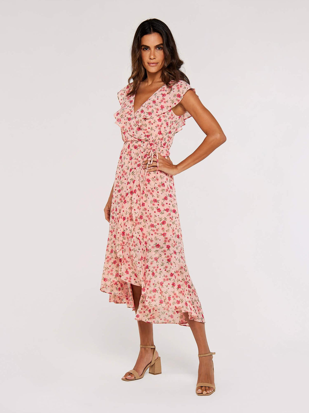 APRICOT - שמלה פרחונית מסולסלת בצבע ורוד - MASHBIR//365