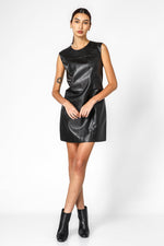   שמלת דמוי עור אלגנטית בצבע שחור | קנת קול