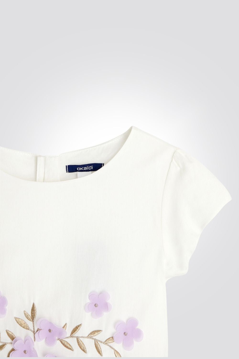 OKAIDI - שמלת ילדות חגיגית לבן עם ריקמת פרחים עם טול סגול בהיר - MASHBIR//365