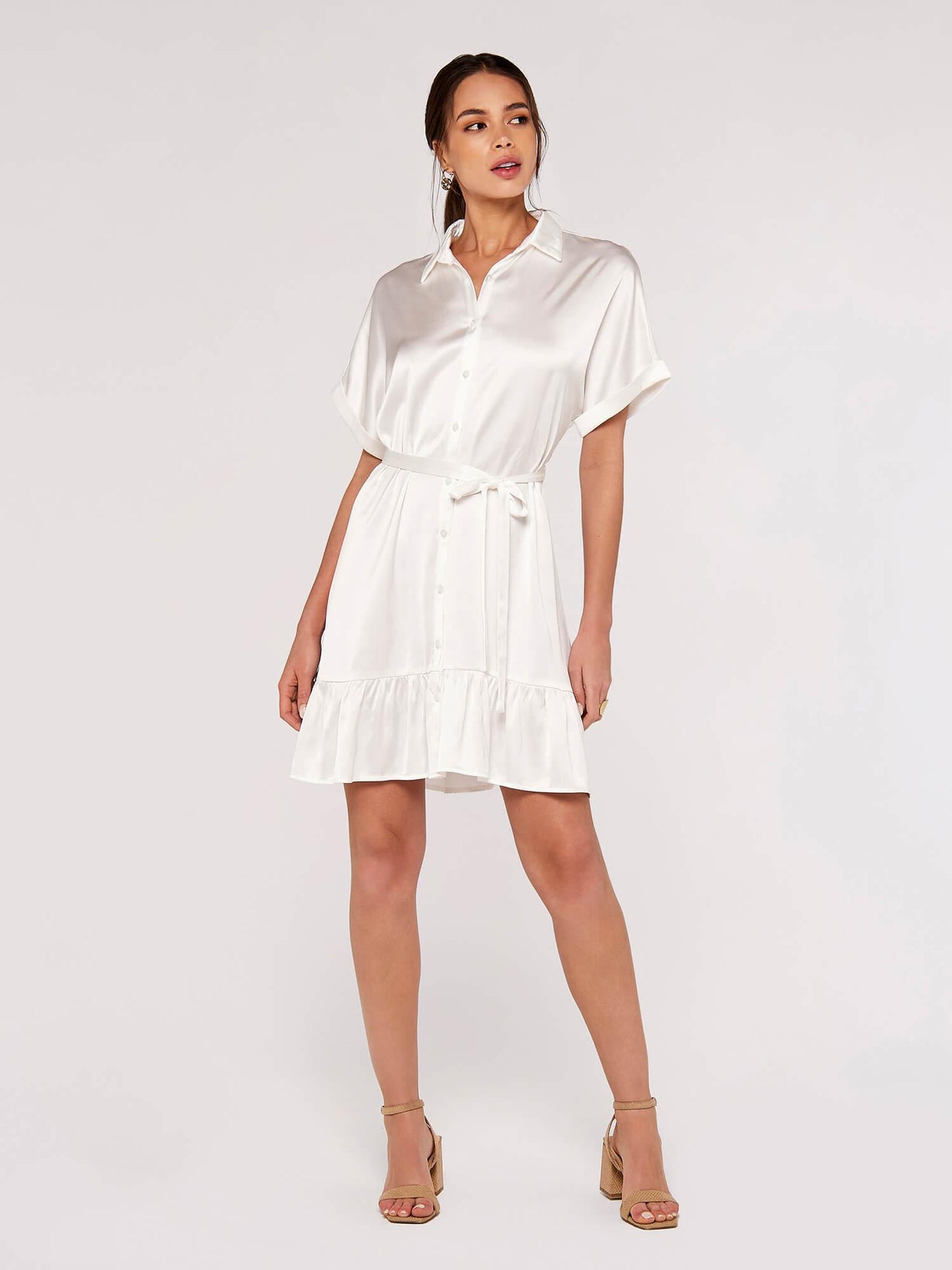 APRICOT - שמלת סאטן עם כפתורים בצבע לבן - MASHBIR//365