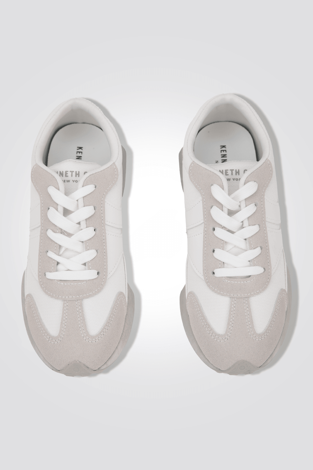 KENNETH COLE - סניקרס ATHLETIC לנשים בצבע בז' ולבן - MASHBIR//365